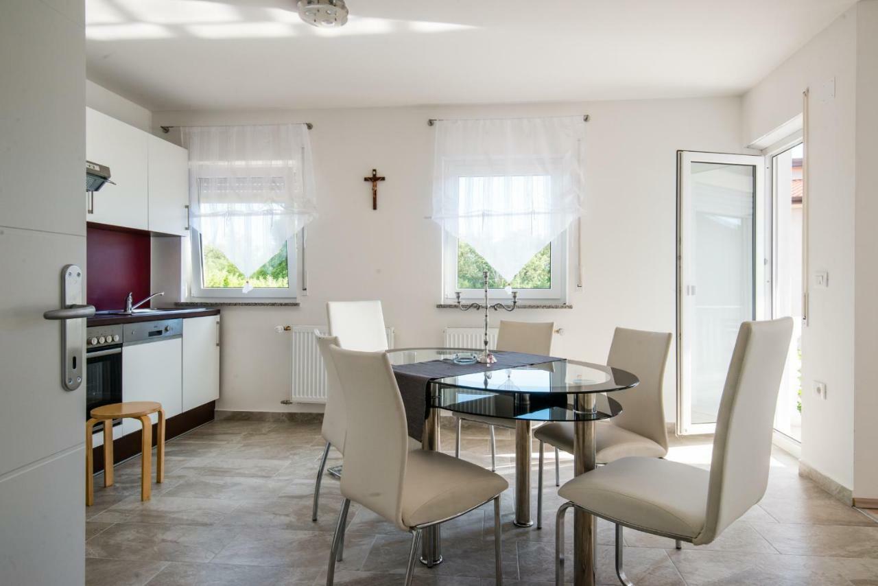 Ferienhaus Bucic Буйе Экстерьер фото