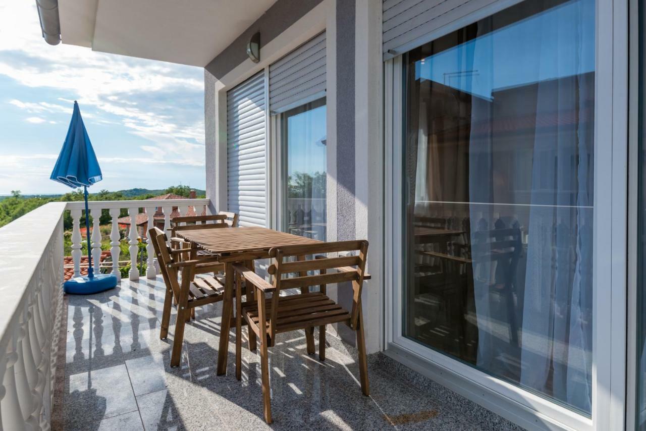 Ferienhaus Bucic Буйе Экстерьер фото